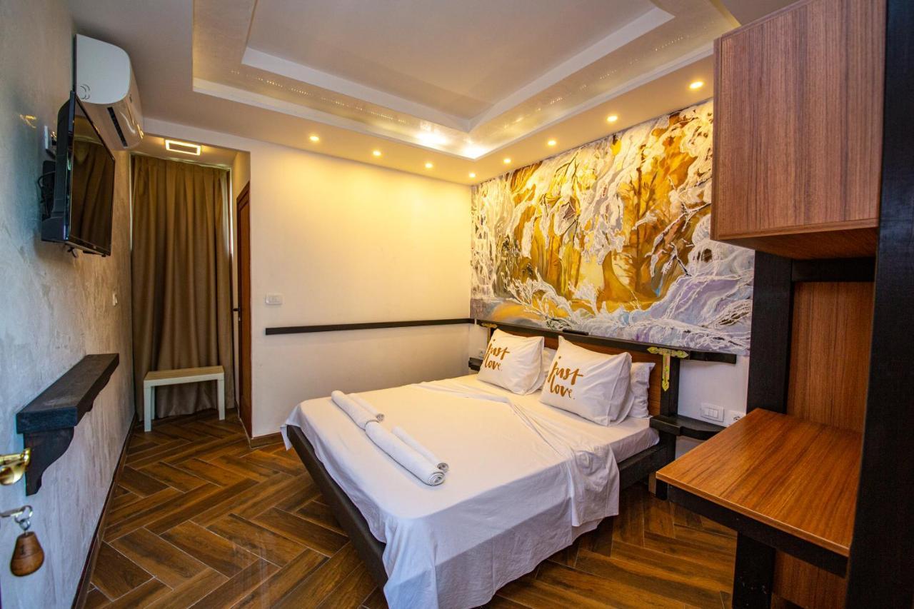 Hotel Legjenda Shkodër Exteriör bild