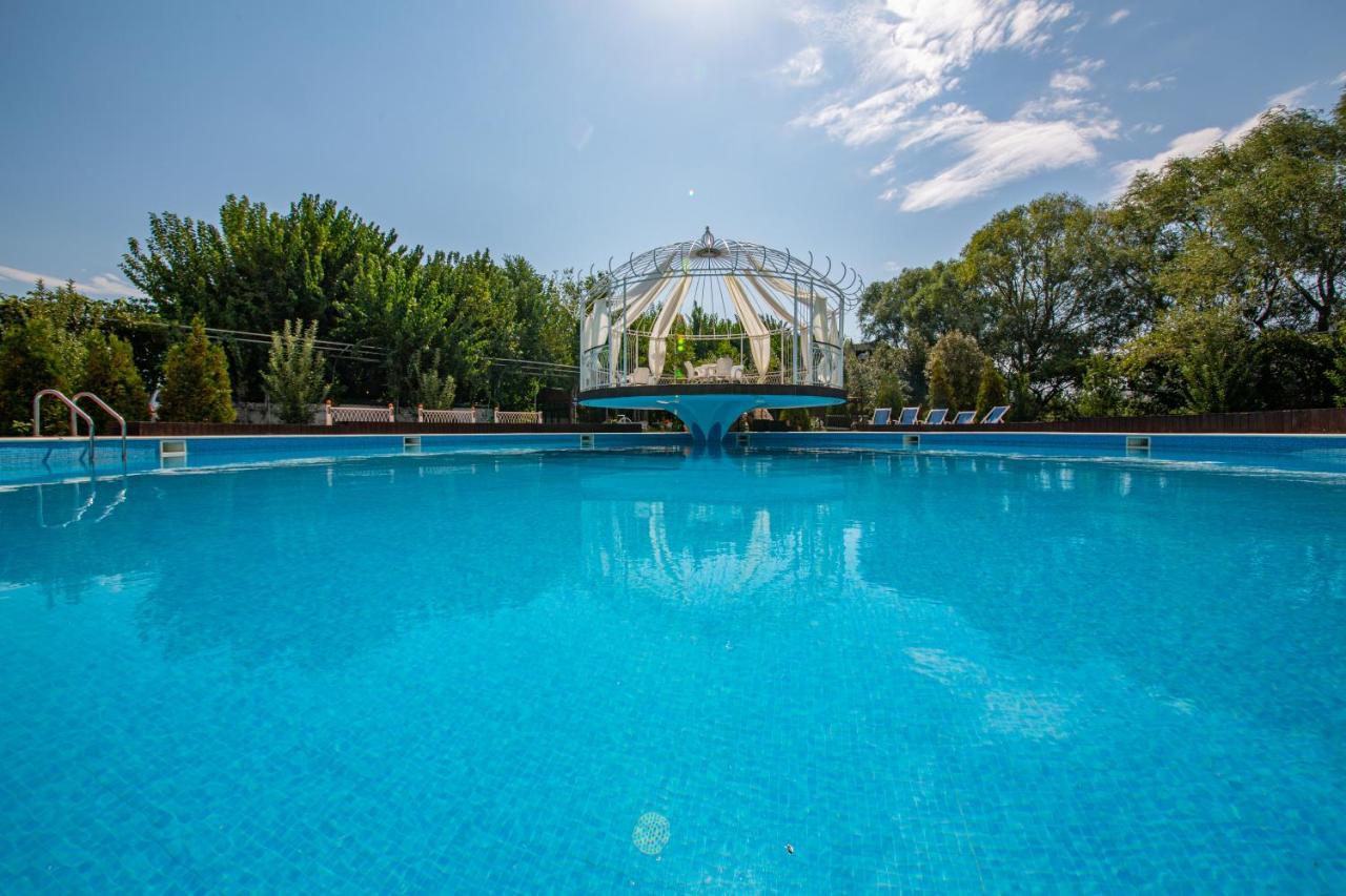 Hotel Legjenda Shkodër Exteriör bild